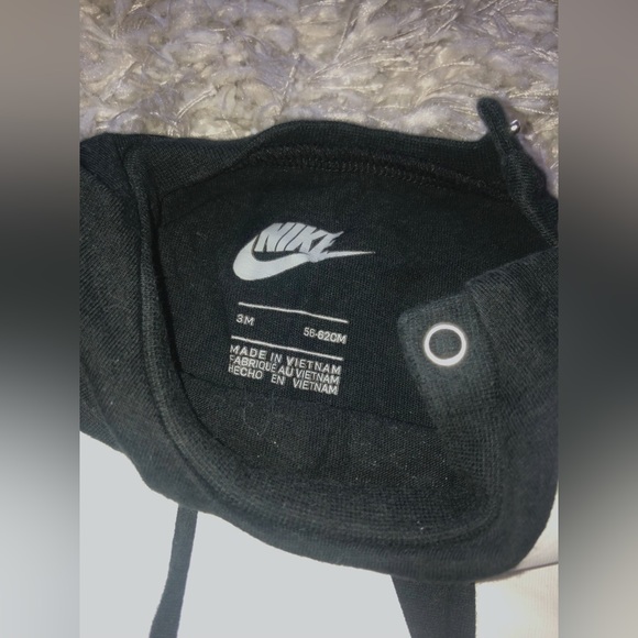 Nike baby onesie - Picture 2 of 3